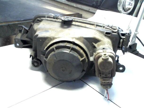 Foto: SCHEINWERFER RECHTS eines Peugeot 306