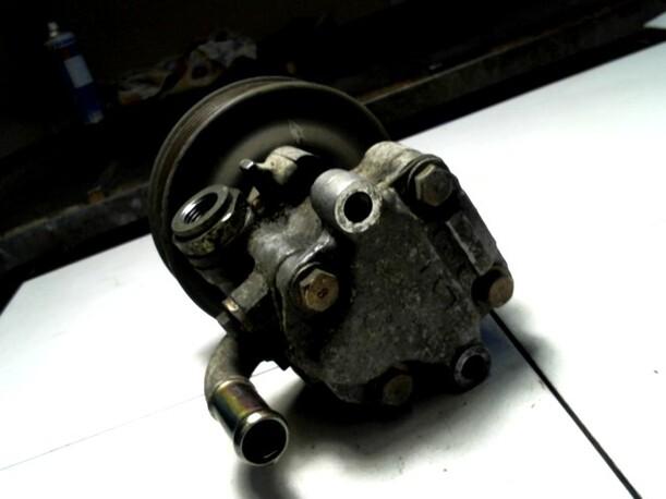 Foto: LENKGETRIEBEPUMPE eines VW Golf 1.4
