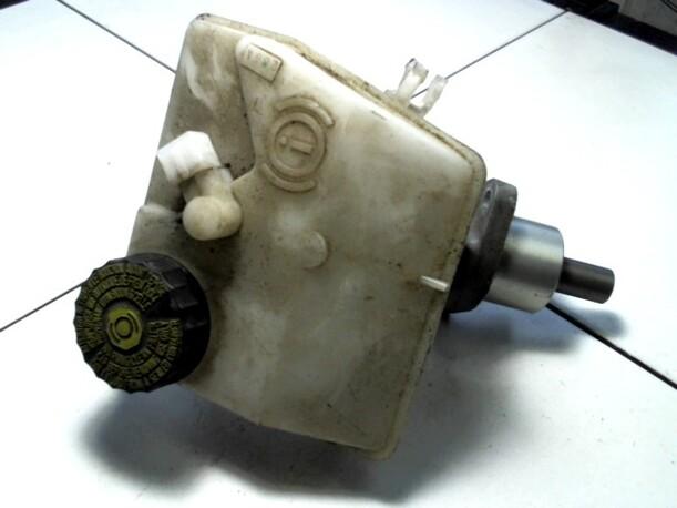 Foto: HAUPTBREMSZYLINDER eines Peugeot 206 HDi eco 70