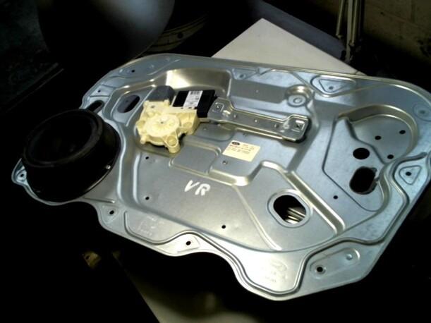 Foto: FENSTERHEBER ELEKTR. VORN RECHTS (4/5-TÜRER) eines Ford Focus Turnier 1.6 TDCi DPF