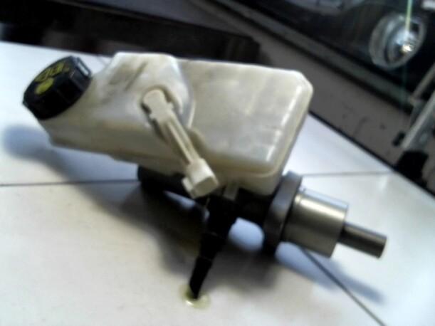 Foto: HAUPTBREMSZYLINDER eines Ford Focus Turnier 1.6 TDCi DPF