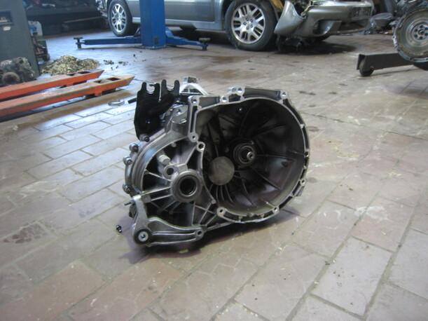 Foto: SCHALTGETRIEBE 5-GANG eines Ford Focus Turnier 1.6 TDCi DPF