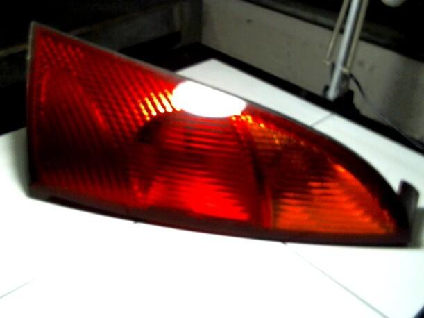 Foto: HECKLEUCHTE / RÜCKLICHT RECHTS eines Ford Focus
