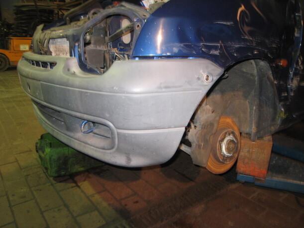 Foto: STOßFÄNGER / STOßSTANGE VORNE eines Renault Twingo 1.2