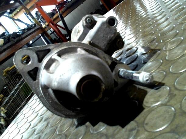 Foto: ANLASSER / STARTER DENSO eines Suzuki Liana Kombi 1.6 Club