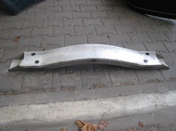 Foto: VERSTÄRKUNG HINTEN eines Rover 75 2.0 V6