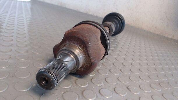 Foto: ANTRIEBSWELLE VORN LINKS eines Rover 75 2.0 V6