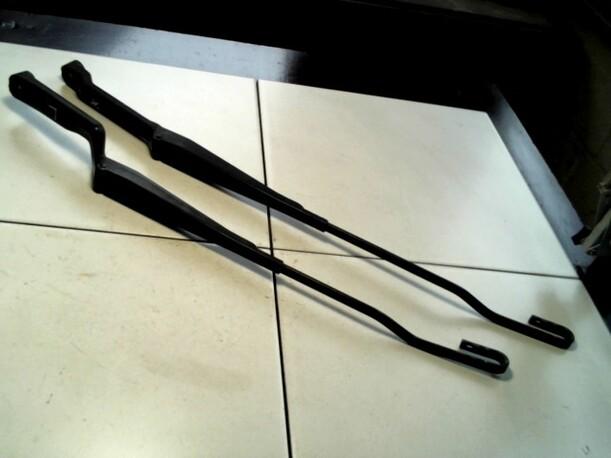 Foto: SCHEIBENWISCHERARME VORN SET eines VW Polo 60