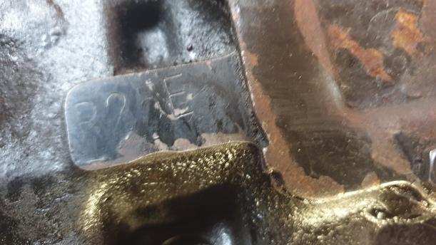 Foto: ZYLINDERKOPF 25 E eines OPEL 2,5E