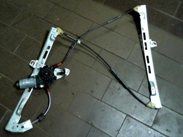Foto: FENSTERHEBER ELEKTR. VORN RECHTS (4/5-TÜRER) eines Peugeot 206 75