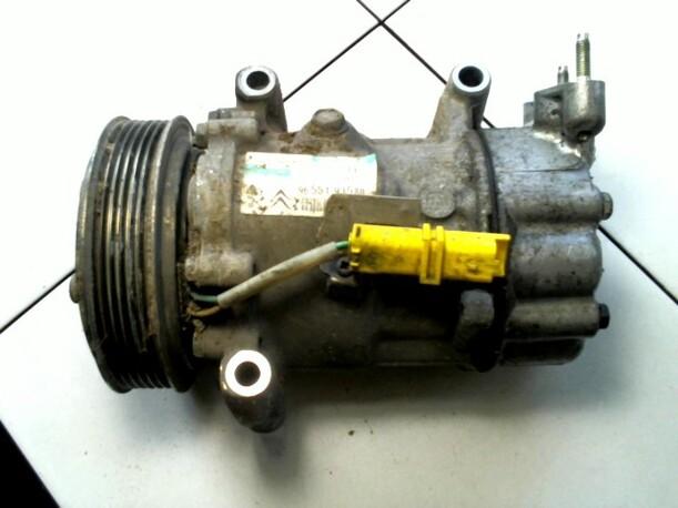 Foto: KOMPRESSOR KLIMAANLAGE eines Peugeot 206 75