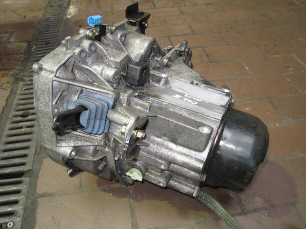 Foto: SCHALTGETRIEBE 5-GANG eines Renault Clio 1.2