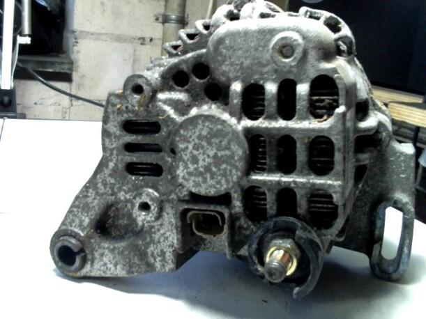 Foto: LICHTMASCHINE eines Renault Clio 1.2