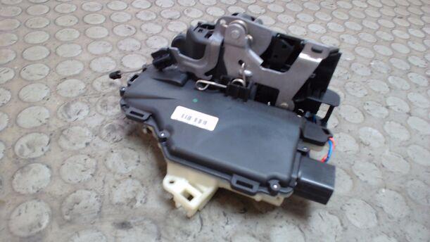 Foto: TÜRSCHLOSS VORN LINKS (Zubehör) eines VW Golf 1.6