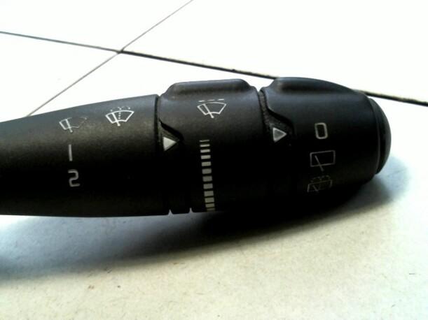 Foto: SCHEIBENWISCHERSCHALTER eines Renault Laguna Grandtour 1.9 dCi