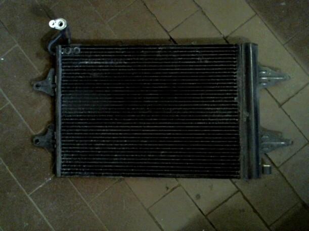 Foto: KONDENSATOR KLIMAANLAGE eines VW Polo 1.2
