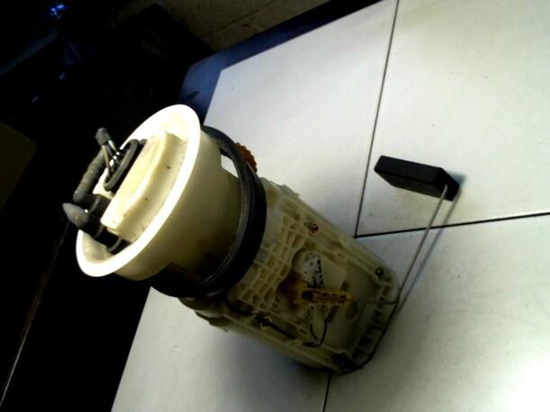 Foto: KRAFTSTOFFPUMPE / BENZINPUMPE eines VW Polo 1.2