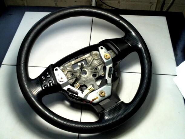 Foto: LENKRAD eines Mazda 2 1.4l