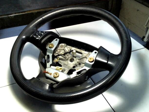 Foto: LENKRAD eines Mazda 2 1.4l