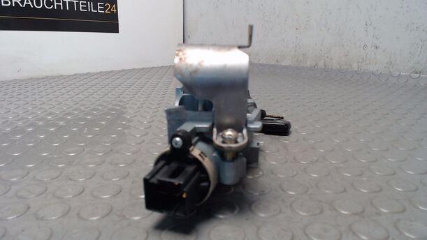 Foto: ZÜNDSCHLOSS/SCHLIESSZYLINDER eines Mazda 2 1.4l