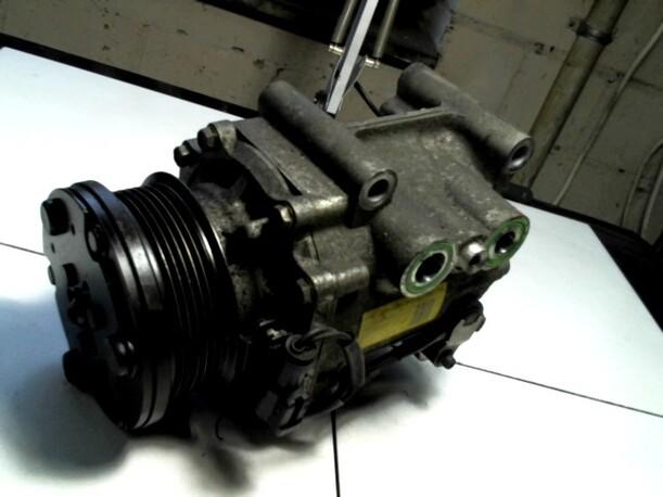 Foto: KOMPRESSOR KLIMAANLAGE eines Mazda 2 1.4l