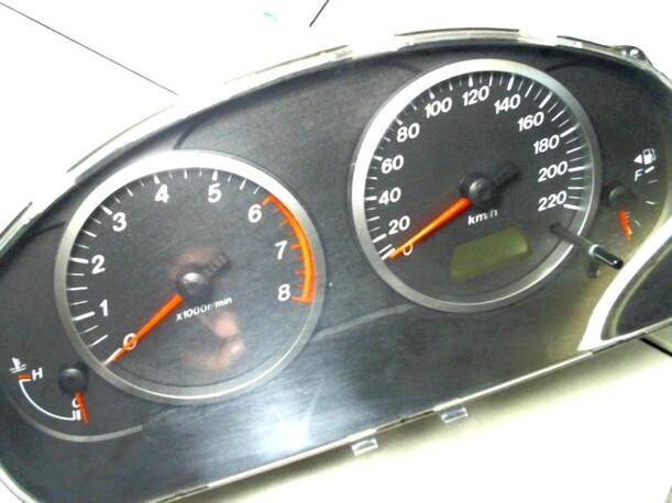 Foto: TACHOEINHEIT eines Mazda 2 1.4l