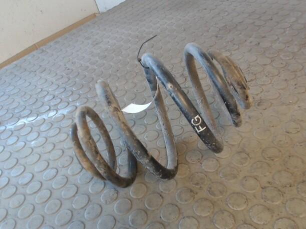 Foto: HINTERFEDER RECHTS eines Opel Vectra