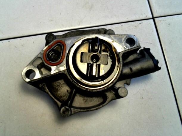 Foto: VAKUUMPUMPE eines Ford Fiesta 1.4 TDCI