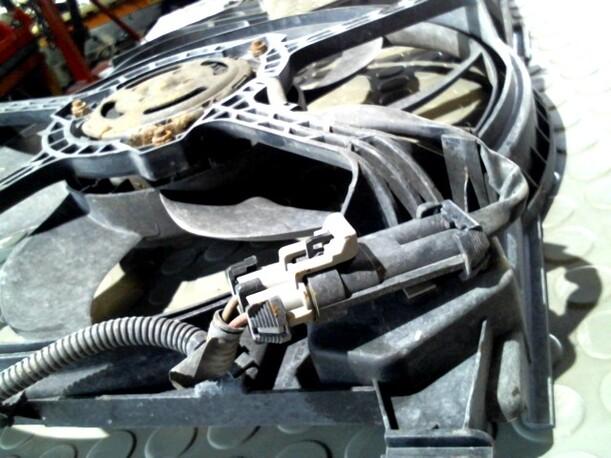 Foto: ELEKTROLÜFTER eines Opel Corsa 1.2 16V