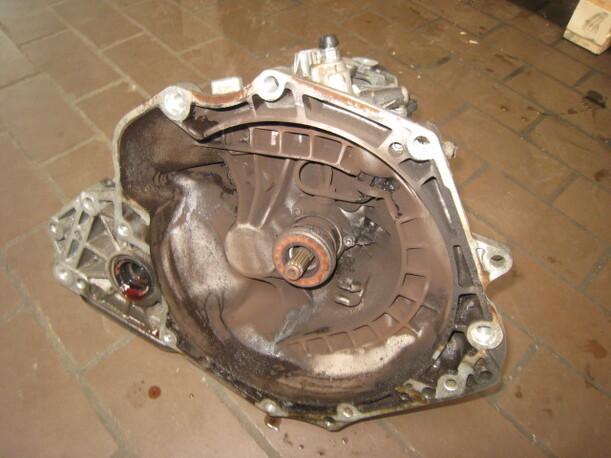 Foto: SCHALTGETRIEBE 5-GANG F13 C3,94 eines Opel Corsa 1.2 16V
