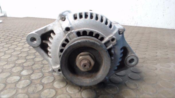 Foto: LICHTMASCHINE eines Honda Civic 1.3