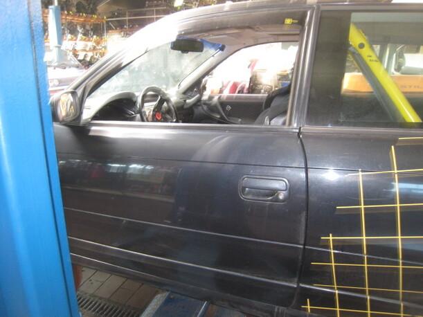 Foto: TÜR VORNE LINKS (2/3-Türer) eines Opel Astra