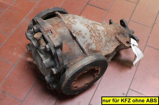 Foto: HINTERACHSGETRIEBE eines Mercedes-Benz 190 E 2.3