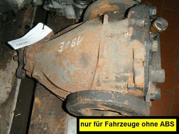 Foto: HINTERACHSGETRIEBE eines Mercedes-Benz 190 E 2.3