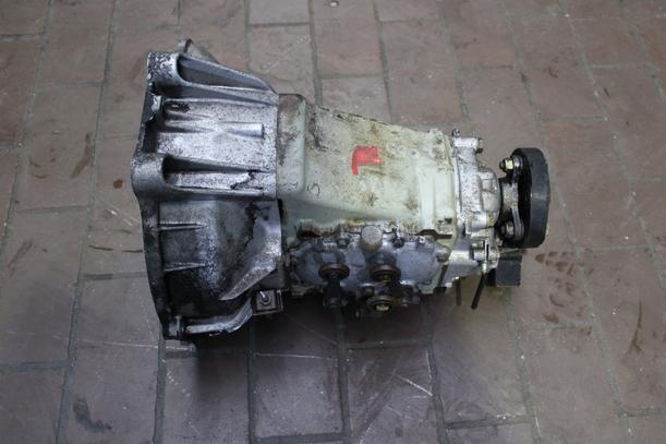Foto: SCHALTGETRIEBE (UNGEPRÜFT) eines MERCEDES-BENZ 200D