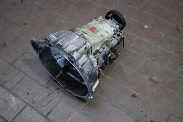 Foto: SCHALTGETRIEBE (UNGEPRÜFT) eines MERCEDES-BENZ 200D