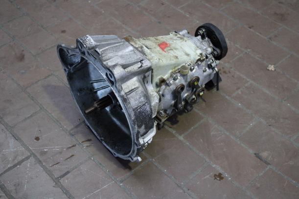 Foto: SCHALTGETRIEBE (UNGEPRÜFT) eines MERCEDES-BENZ 200D