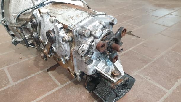 Foto: SCHALTGETRIEBE (UNGEPRÜFT) eines Mercedes-Benz 200 D