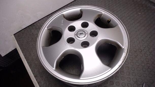 Foto: ALUFELGE 6X15 ET49 (5-Loch) eines Opel Corsa 1.2 16V Highline