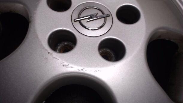 Foto: ALUFELGE 6X15 ET49 (5-Loch) eines Opel Corsa 1.2 16V Highline