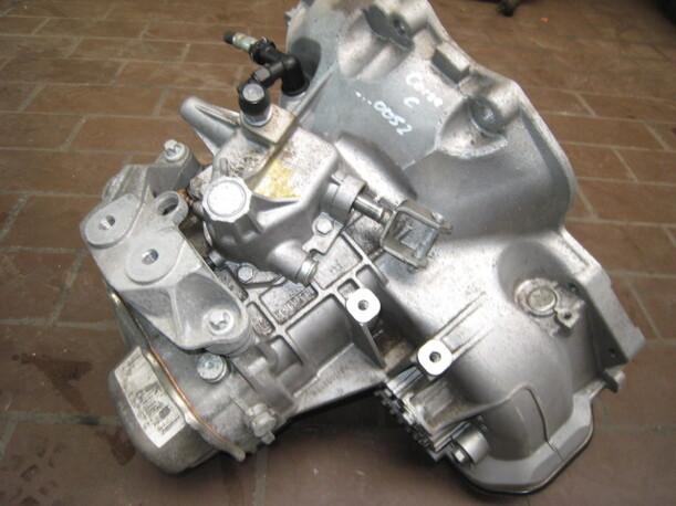 Foto: SCHALTGETRIEBE 5-GANG (23000km) eines Opel Corsa 1.2 16V