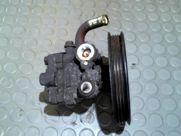 Foto: PUMPE SERVOLENKUNG eines Suzuki Baleno 1.3