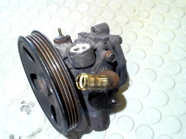 Foto: PUMPE SERVOLENKUNG eines Suzuki Baleno 1.3