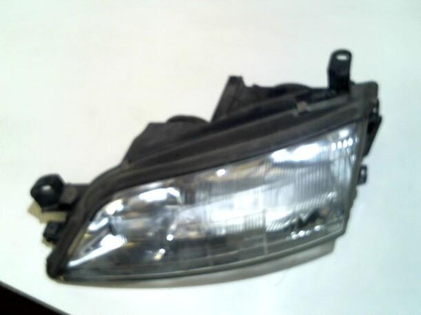 Foto: SCHEINWERFER LINKS eines Opel Vectra 2.5 V6 Caravan