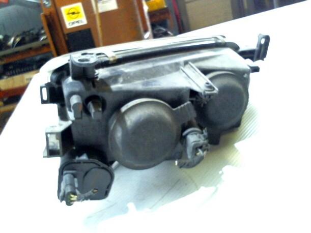 Foto: SCHEINWERFER LINKS eines Opel Vectra 2.5 V6 Caravan