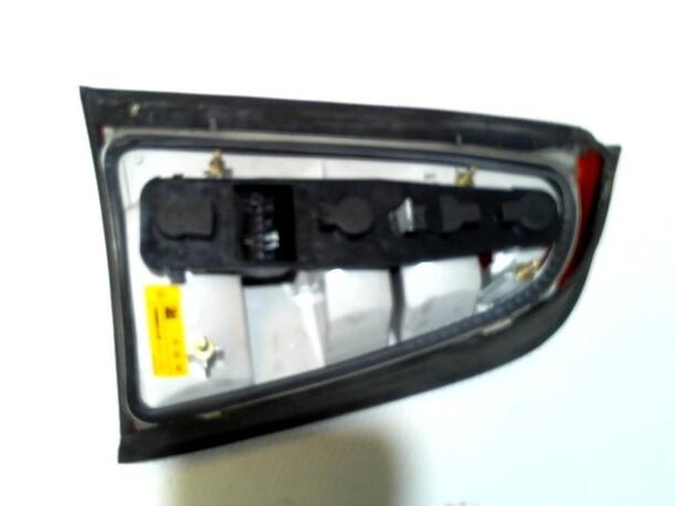 Foto: HECKLEUCHTE /  RÜCKLICHT RECHTS eines Opel Vectra 2.5 V6 Caravan