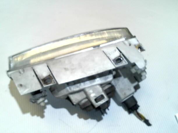 Foto: SCHEINWERFER RECHTS eines VW Polo 50
