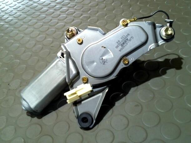 Foto: SCHEIBENWISCHERMOTOR HINTEN eines Mazda 6 Sport 2.0