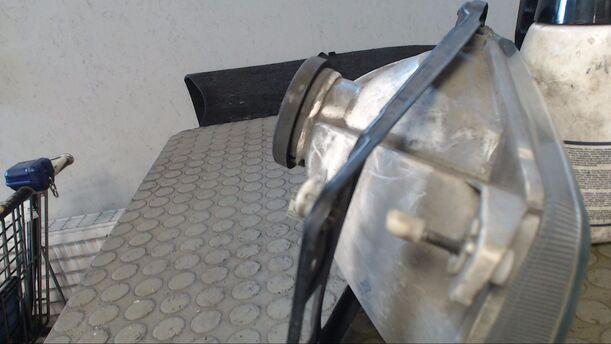Foto: SCHEINWERFER LINKS (FÜR BASTLER) eines VW Jetta