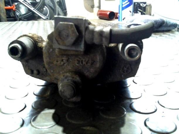Foto: BREMSSATTEL HINTEN LINKS eines Chrysler Voyager 2.4